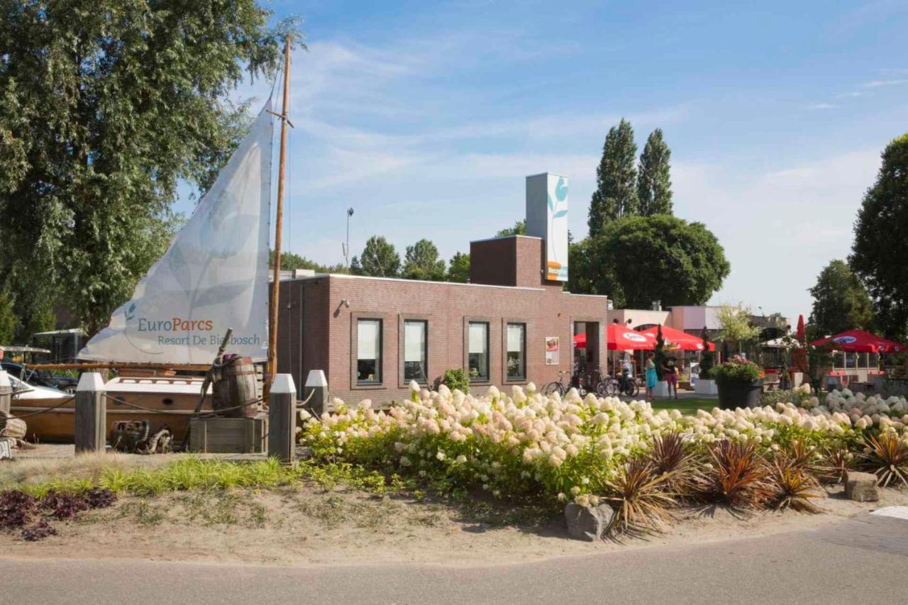 Europarcs De Biesbosch Hotel Willemsdorp Exterior foto